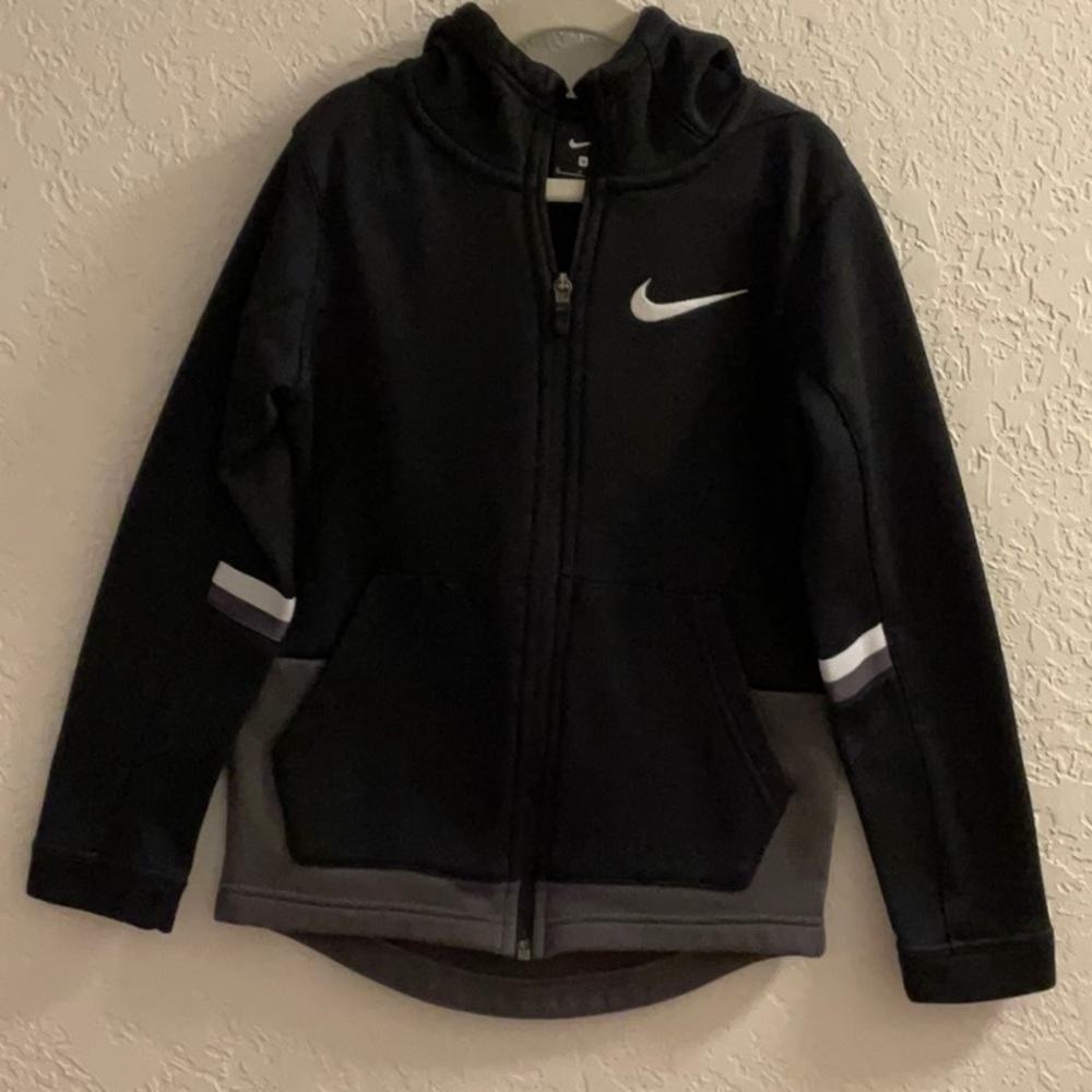 Nike Elite Boy’s Full-Zip Tech Fleece Black/Gray/White Full-Zip Hoodie